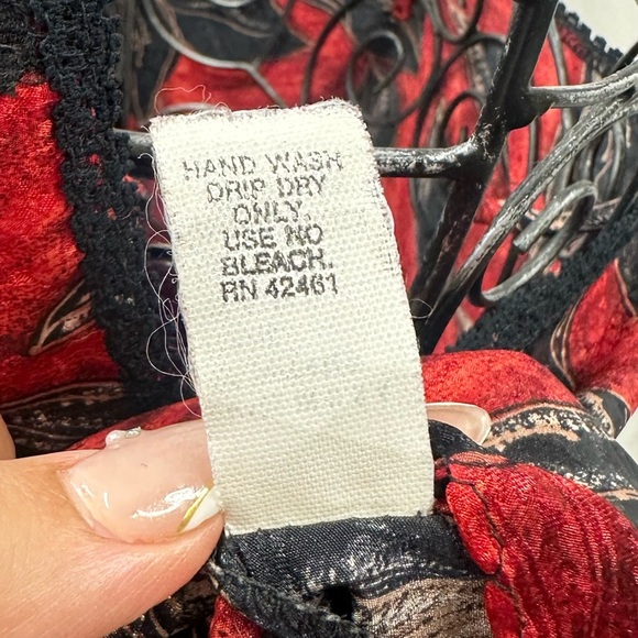 Vintage FArr West red and black lace trim cami size M - Picture 8 of 8